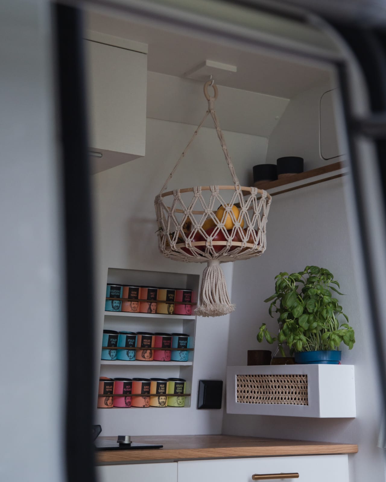 Makramee Korb in Trichteroptik